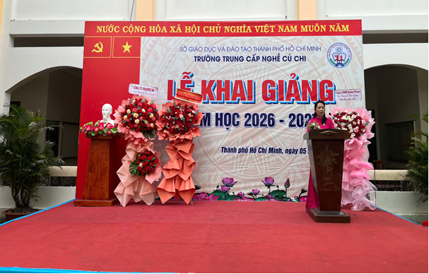 /DATA/Images/Thu-vien-anh/Khaigiang2.png